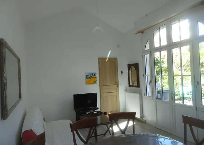 Arcachonaise A 50 M De La Plage, Centre